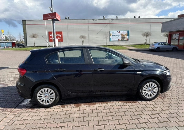 Fiat Tipo cena 42000 przebieg: 94000, rok produkcji 2017 z Pszczyna małe 232